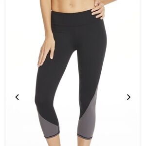 Fabletics Tuberose Colorblock Capri Legging XS